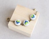Geometrical bracelet - arrow bracelet - embroidered jewelry - blue and green - br006