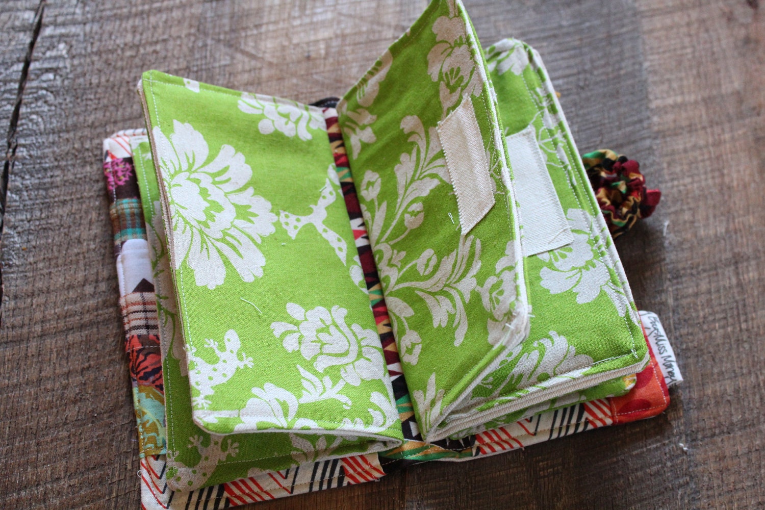 Miss Money Bags 6 Envelope Wallet Native Green