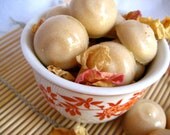 Sandalwood Tub Truffle Box  - 18 Count