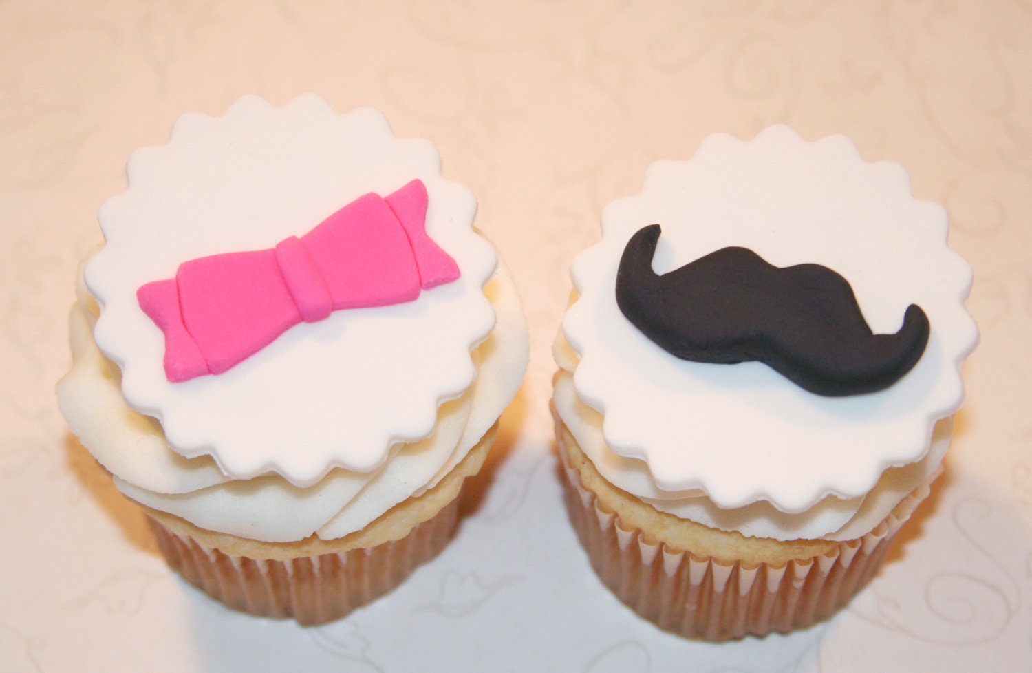 Fondant cupcake toppers Gender Reveal Party - Mustache Bow