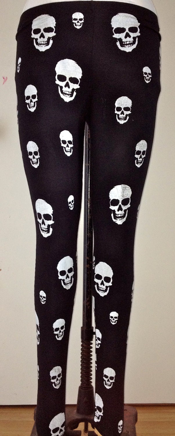 Black skull leggings