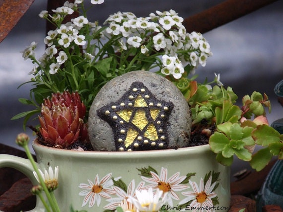Tiny Mosaic Star on Rock - Garden Stone