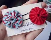 yoyo hair pins // dress up your hair // red & blue