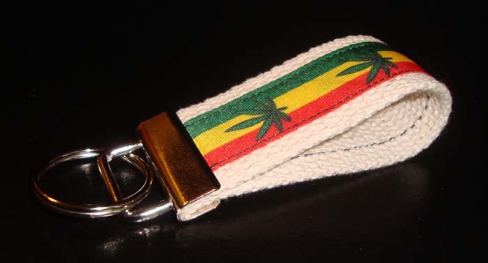 Reggae Rasta Key Fob - Keychain -  Red Yellow Green - Natural - Pakalolo Leaf