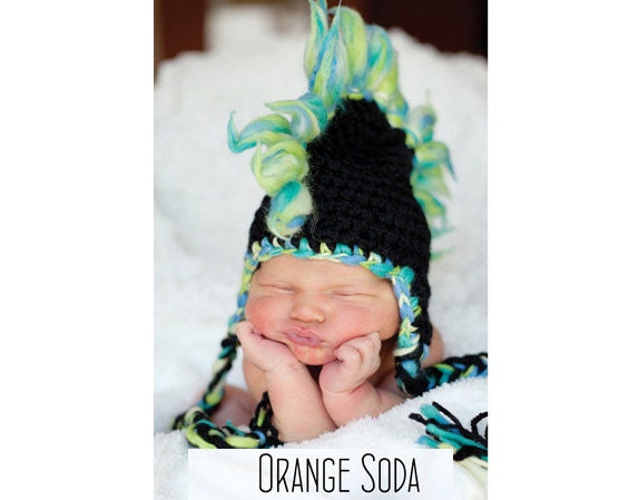 061a Mohawk Baby boy newborn size black and green earflap punk hat. Great for photo prop. Size 0-3 mo