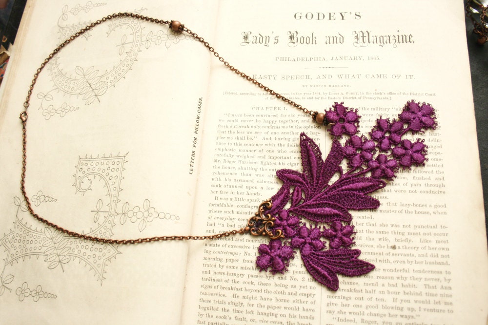 lace necklace -VIOLET- purple