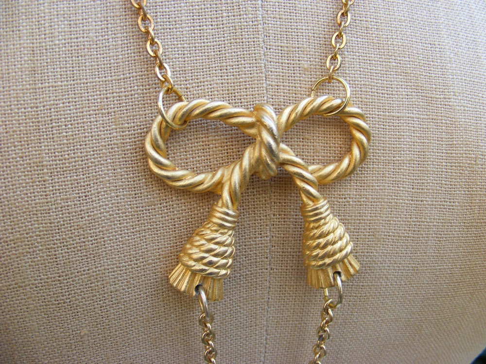 Tie It Up In A Bow - Upcycled Vintage Necklace