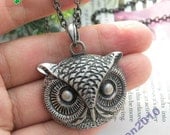 Pretty retro silver owl head necklace pendant jewelry vintage style