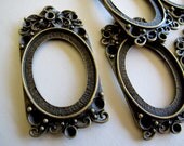 Antique Brass Oval cabochon pendant setting - Victorian style (set of 2)