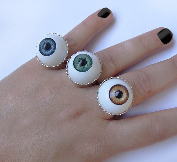 Spooky Eye Ring - Brown Round Big - Halloween - Gothic Weird Quirky Funny Evil Eye