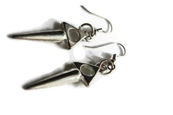 Contemporary Punk Goth Recycled Shape Point Earrings for Pierced Ears
