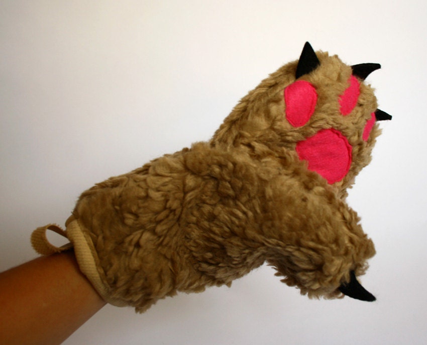 Pot Holder - Bear Paw Kitchen Mitt