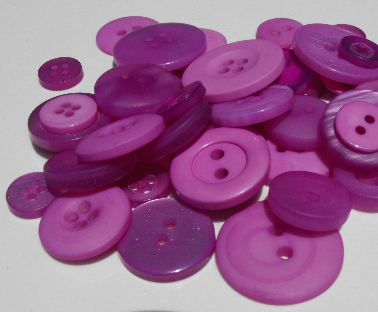 200 Orchid Buttons Round Multi Sizes