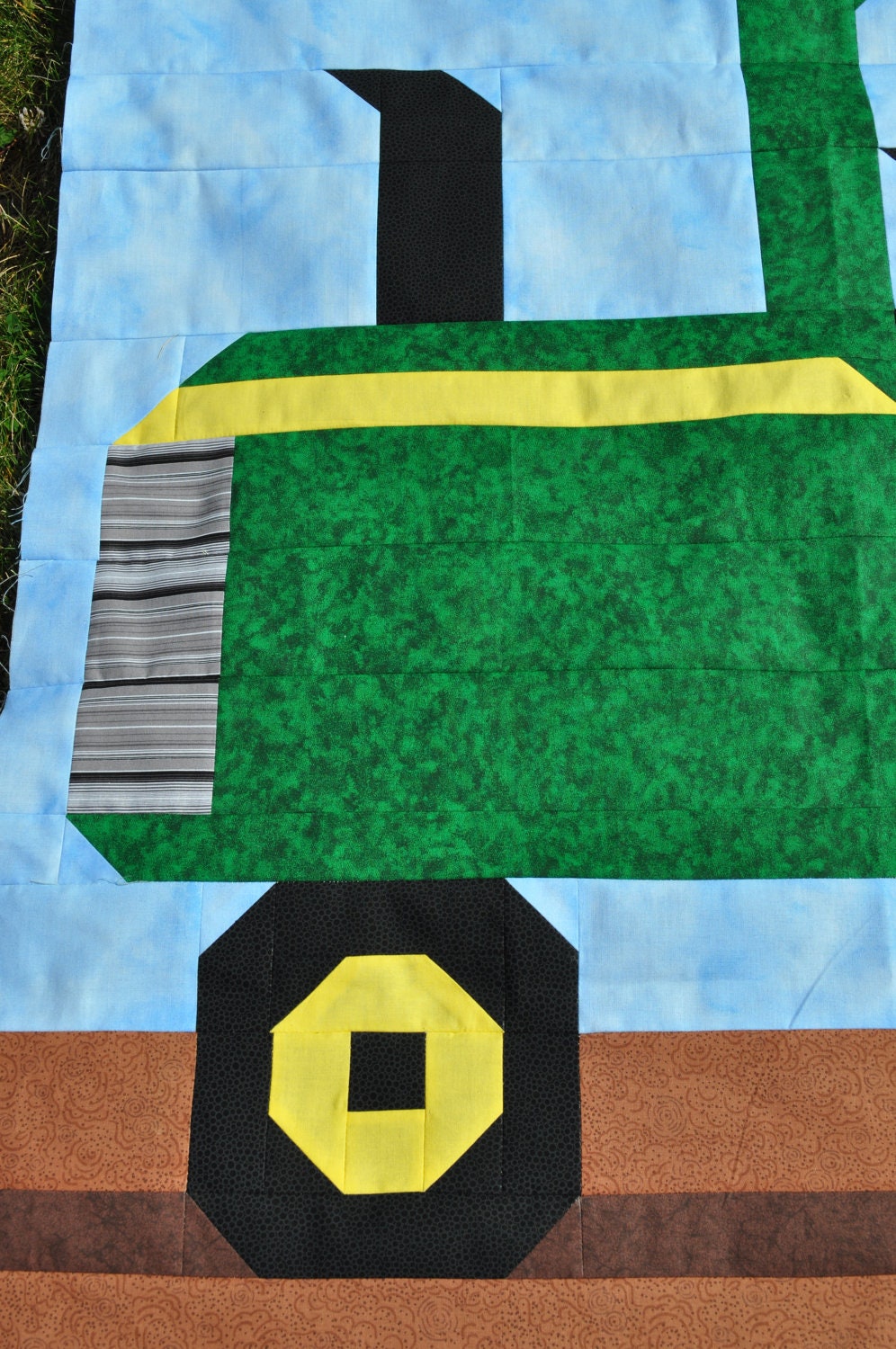Tractor Quilt Pattern in 3 Sizes - PDF