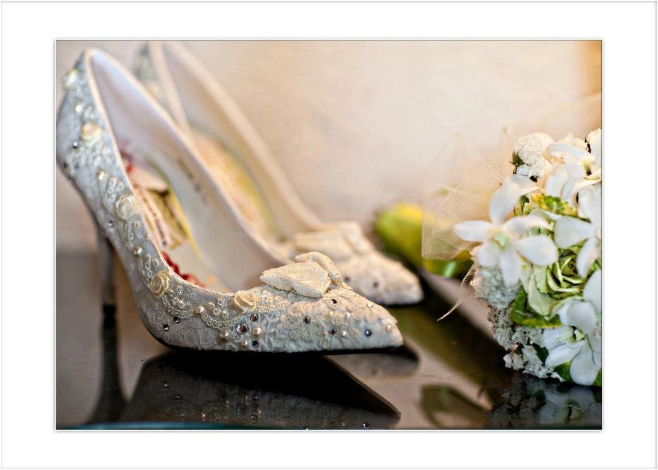 Wedding Day FANTASY ...Wedding shoes with vintage lace and Swarovski rystal shoes