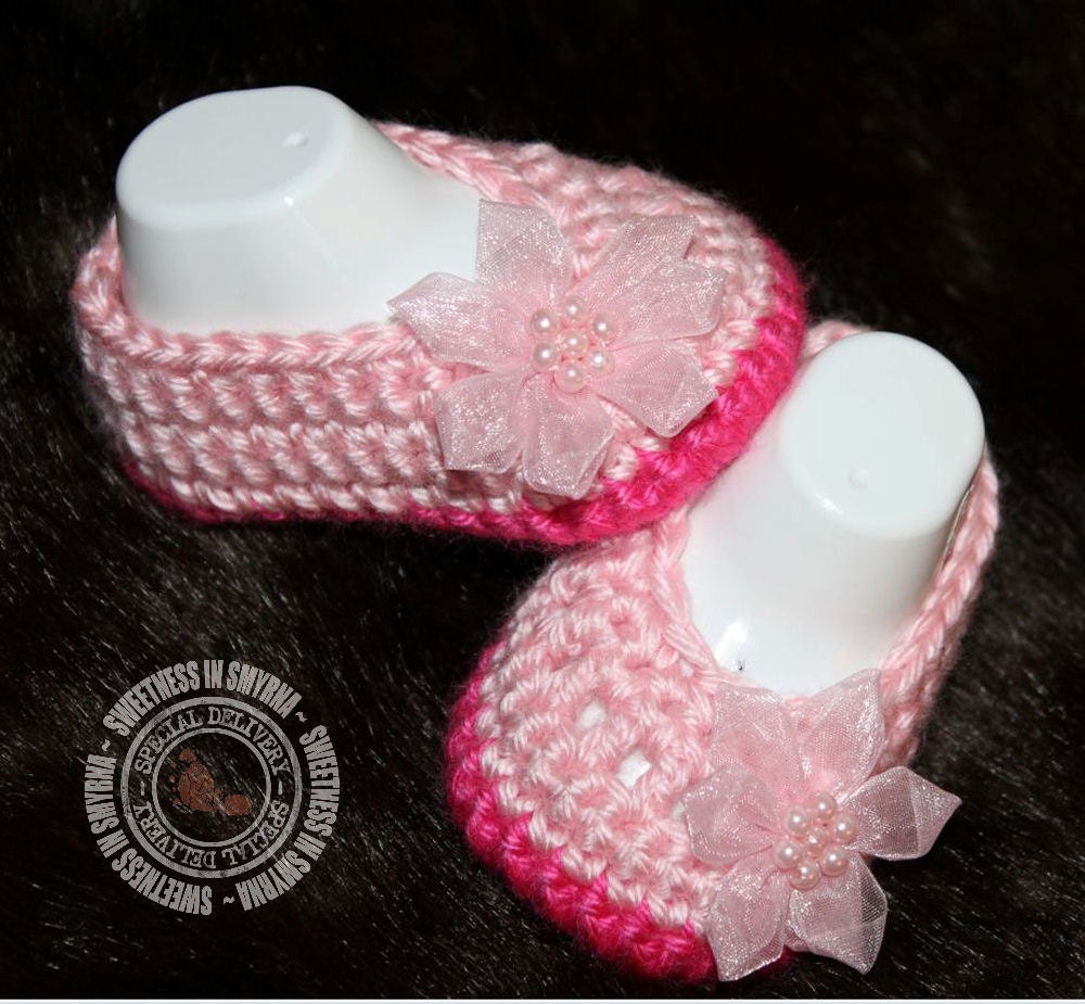 Crochet Baby Booties - Baby Girl Booties - Ballet Slippers - Flower Shoes - Newborn and 0-3 months READY TO SHIP