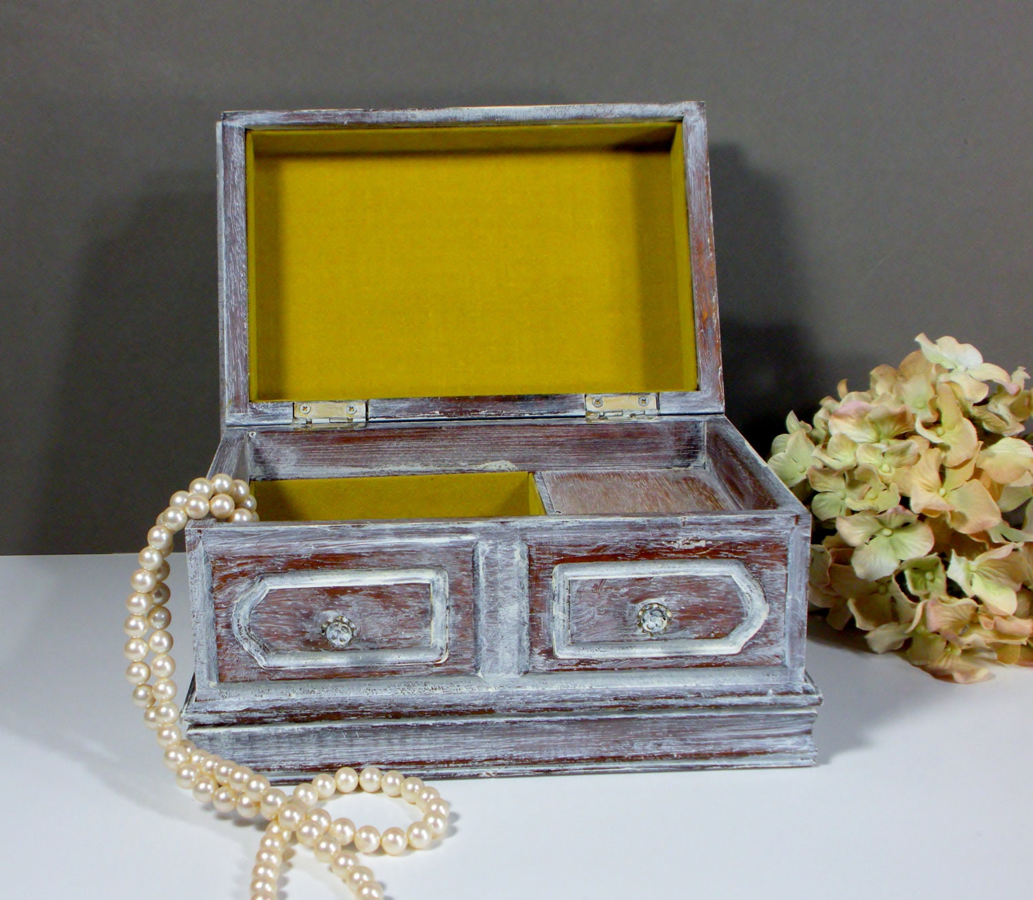 Wood jewelry box / Distressed jewelry box / music box / music jewelry box / upcycled / shabby chic