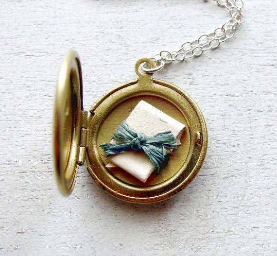 Personalized Locket Jewelry - Mothers Necklace, Bridesmaid Gift, Gift for Wife, Girlfriend, Fiance, Custom Secret Message Locket