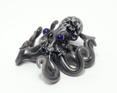 Small textured Glass Octopus pendant - Black and White