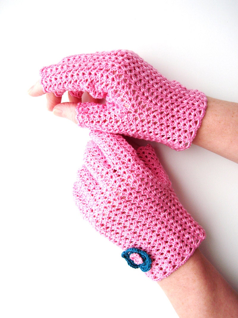 Fingerless Crochet Gloves, Pale Pink Elegance
