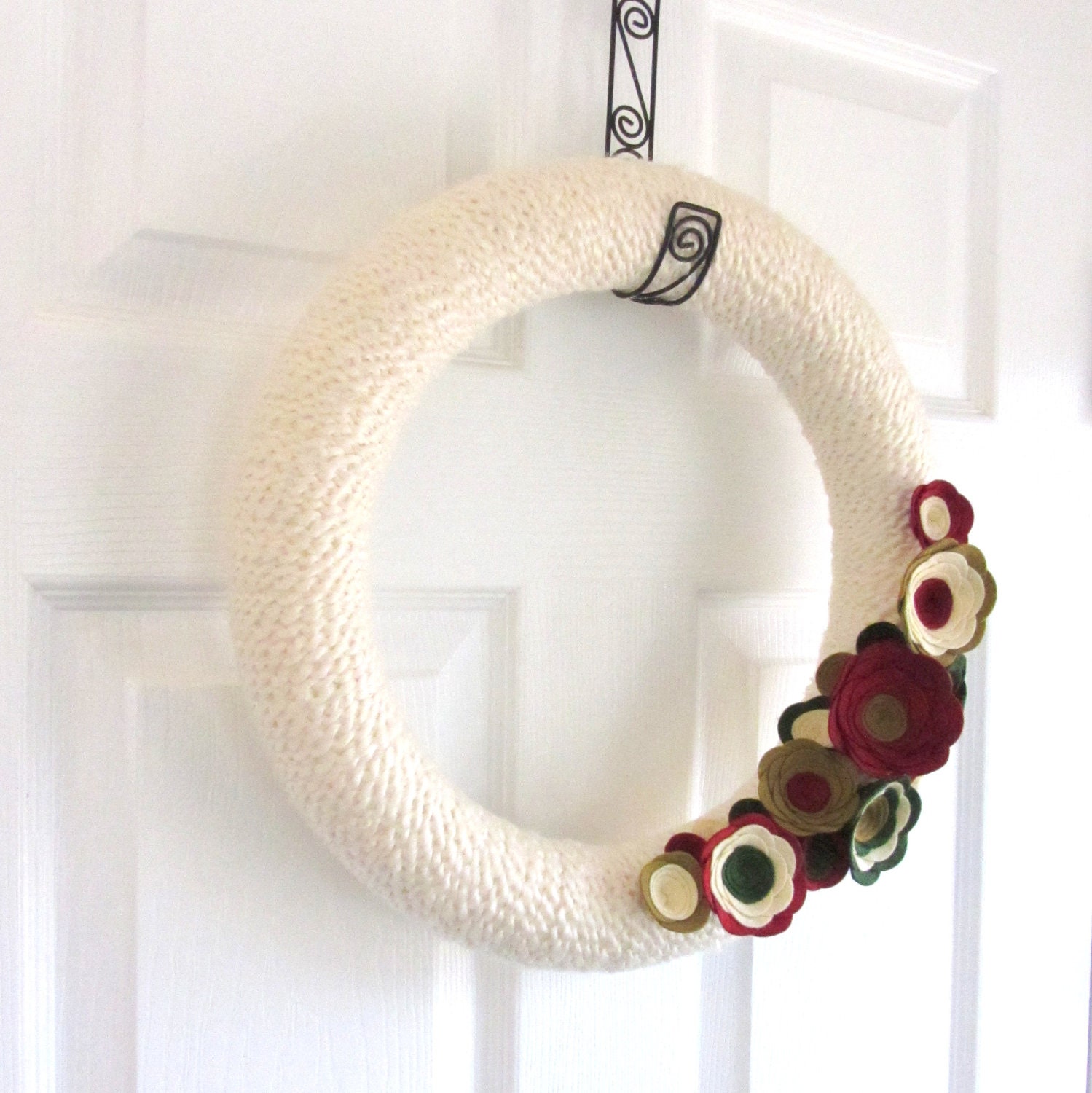 Christmas Yarn Wreath.  Holiday Felt Flower Wreath. Red, Green, Gold and Ivory. 14 Inch Door Wreath.