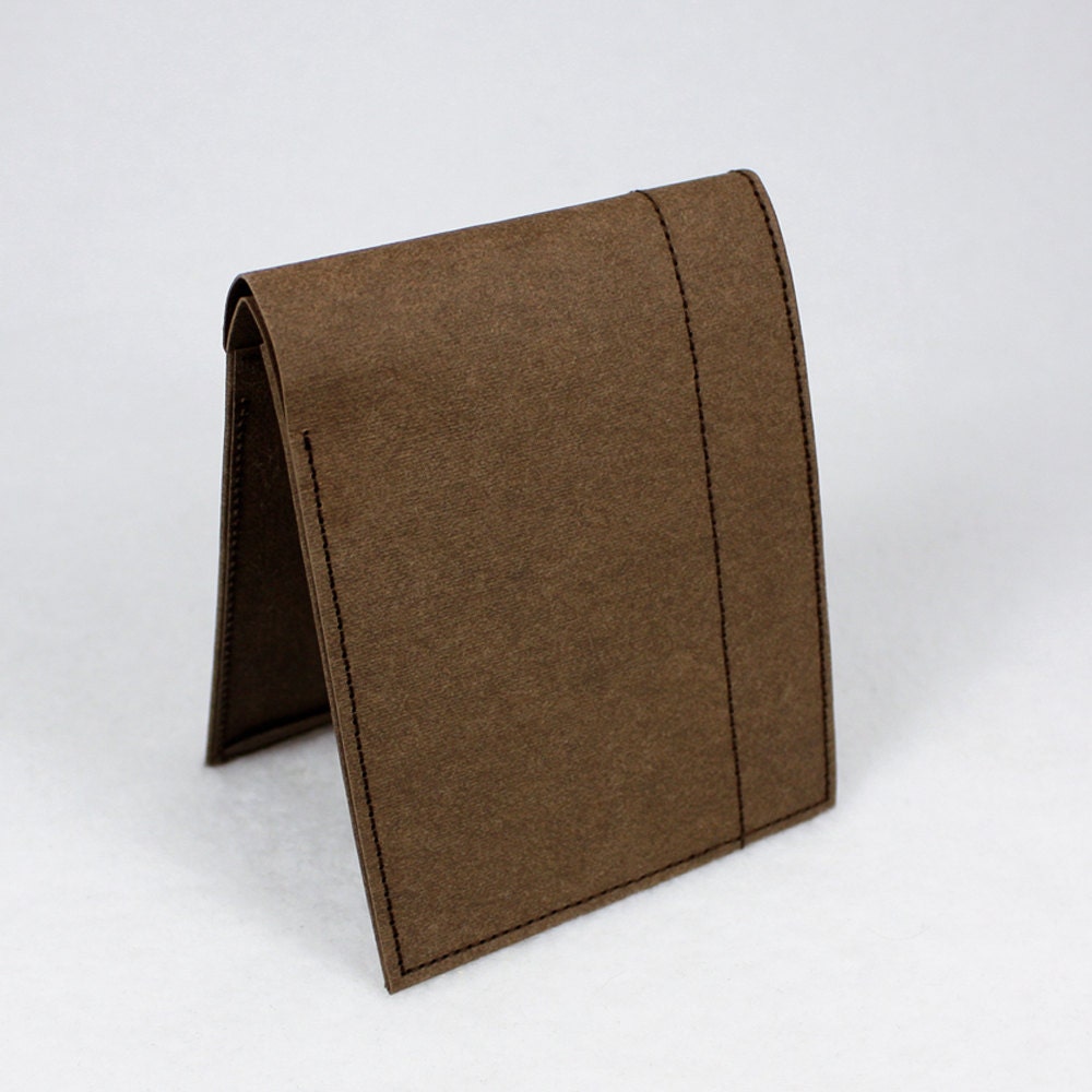 Men's Wallet made from Washable Kraft Paper in Brown