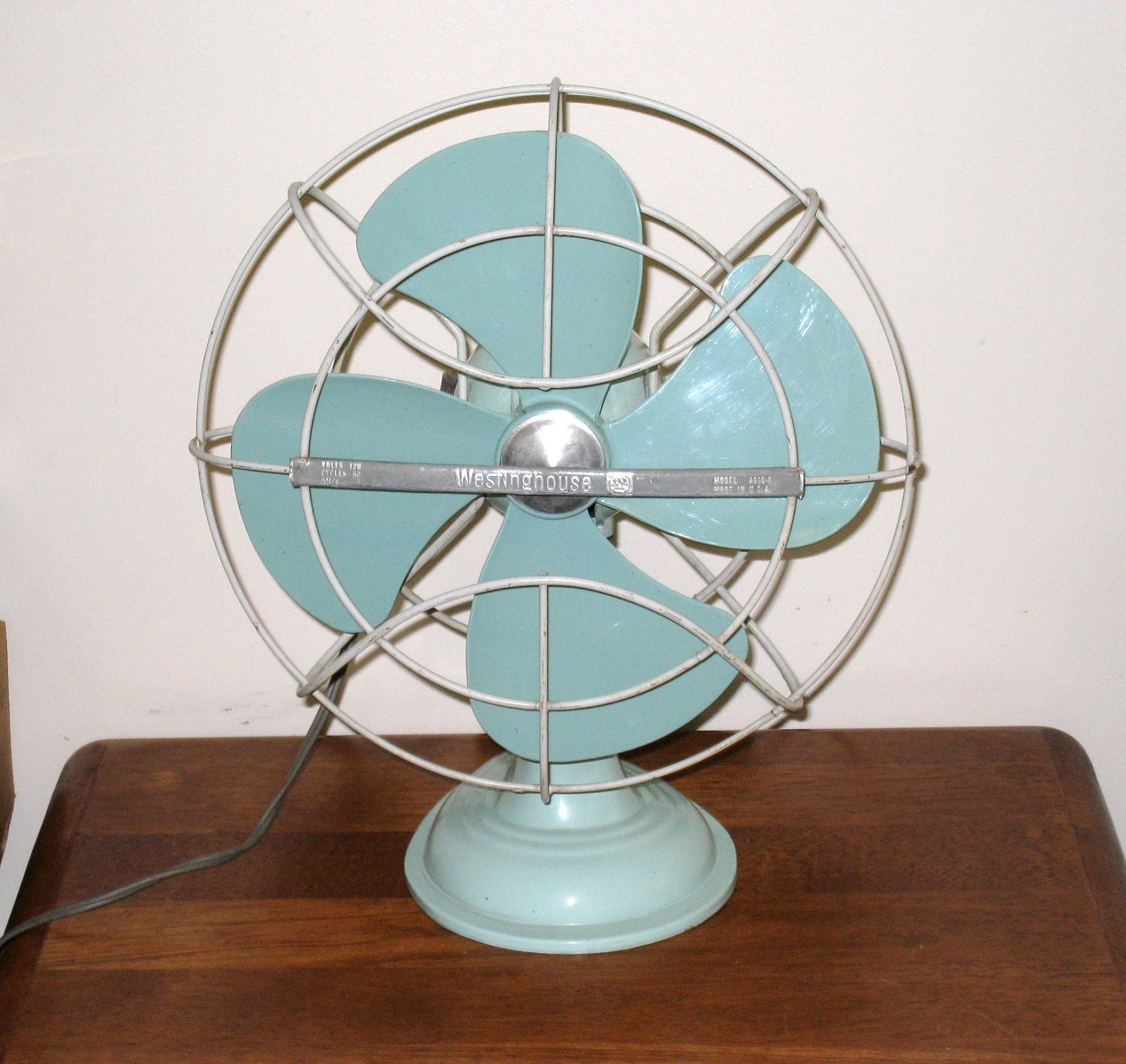 WESTINGHOUSE A010-1 Mid Century Art Deco Style Oscillating Desk Fan / Turquoise / One Speed / Works / All Original / Free US Shipping