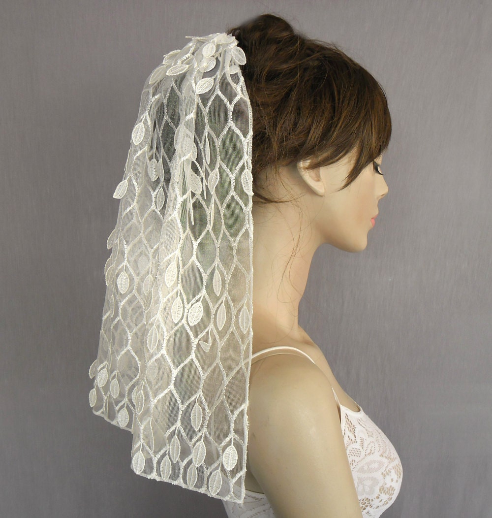 Shoulder Lenght Bridal Mantilla Veil, Wedding Hair Piece, Honeycomb Ivory Tulle, Handmade, Unique Design