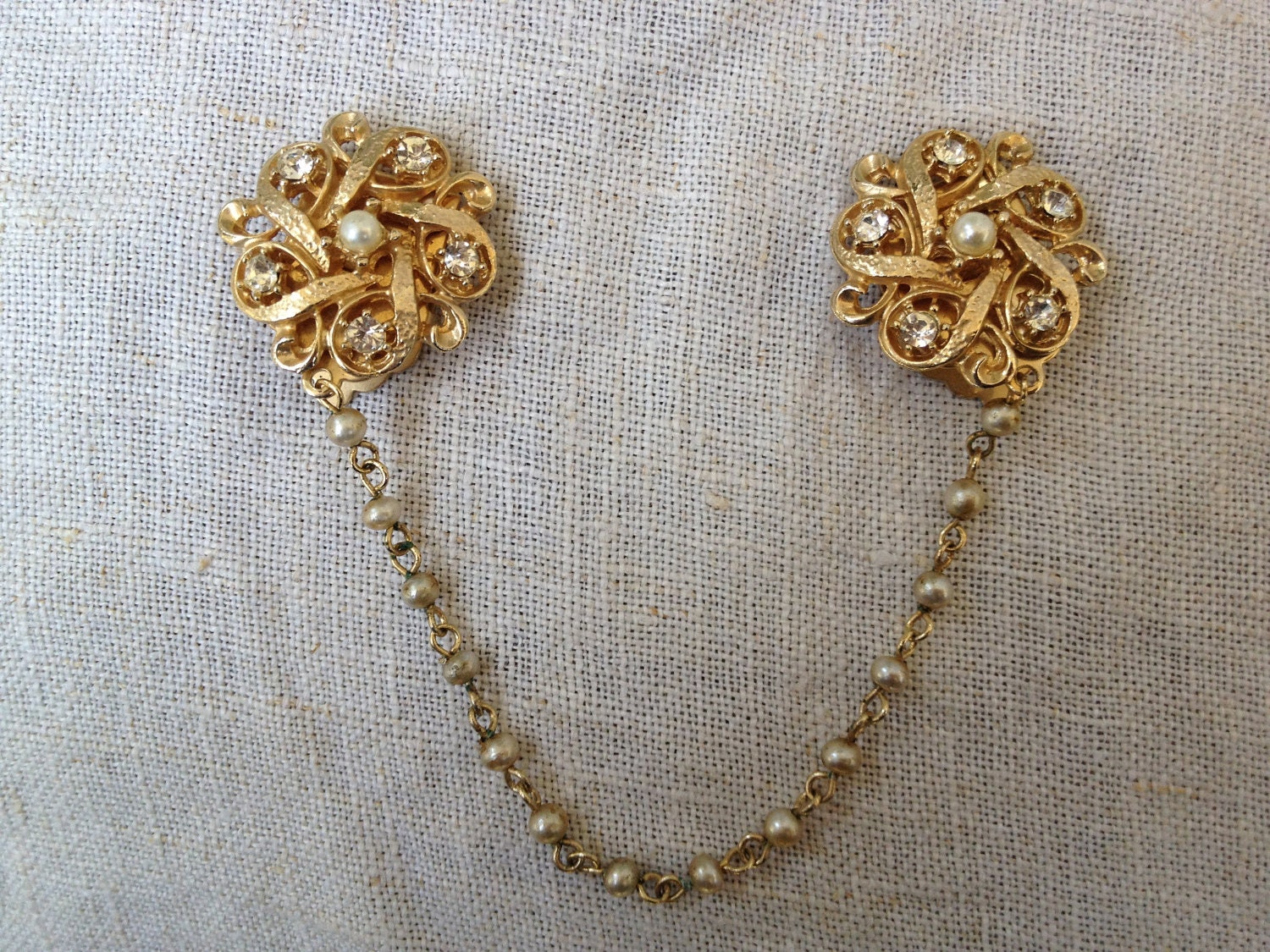 Vintage 1940s rhinestone and pearl sweater clip