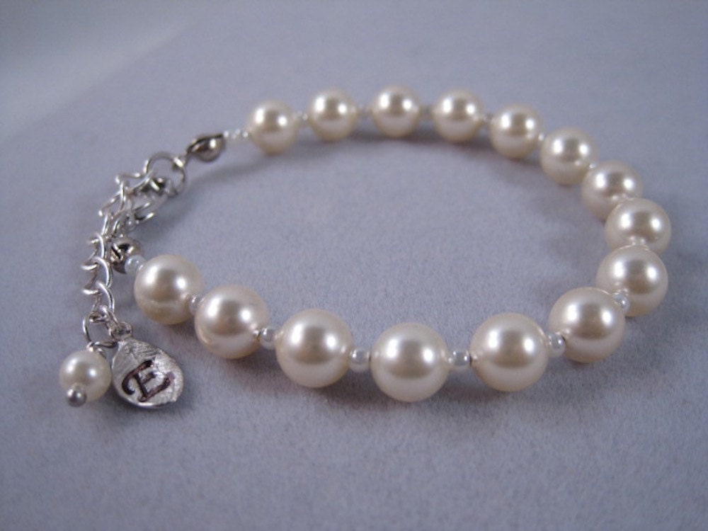 Child Pearl bracelet, Single Pearl strand, Initial Leaf Bracelet, Flower girl Bracelet, Wedding Jewelry Gift, Holiday Gift