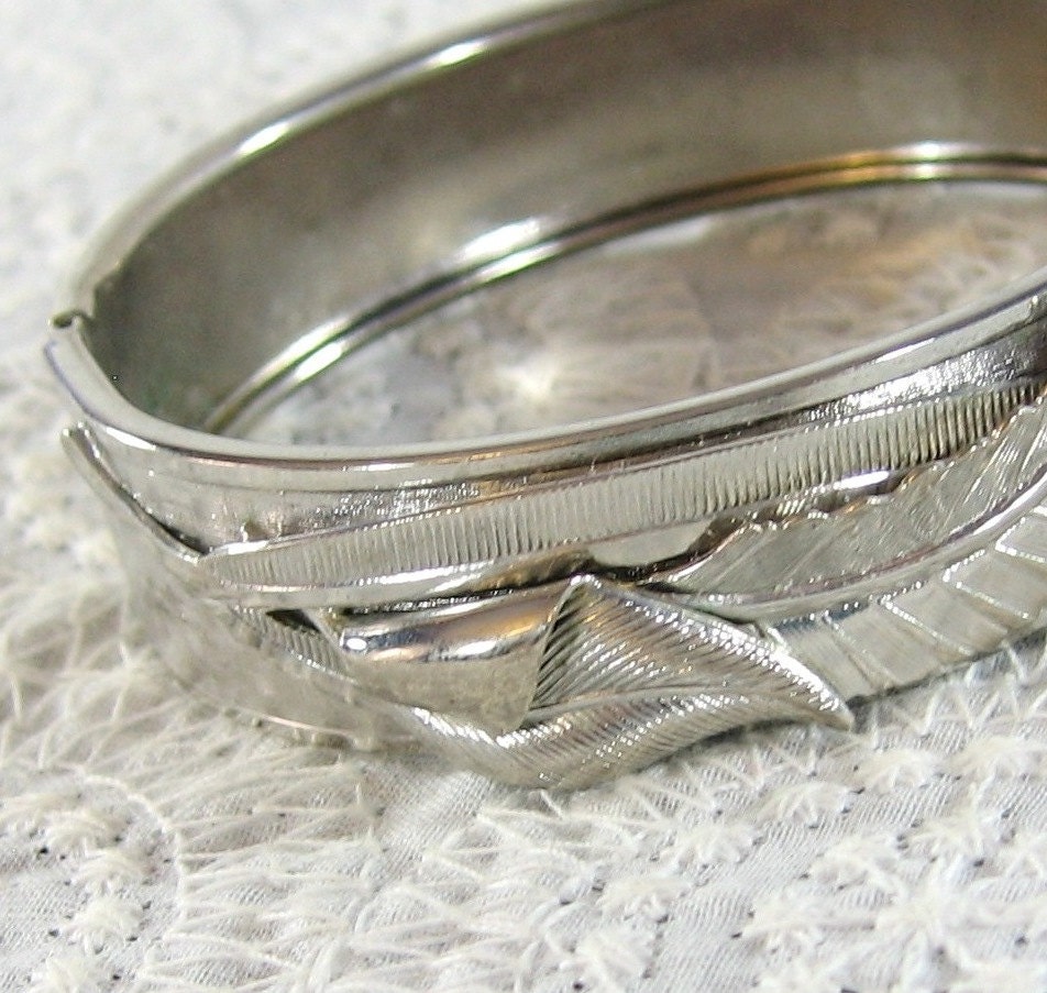 Vintage Bangle Bracelet, Wide Silver Hinged Clamper, Layered Leaves, Art Nouveau Floral, 1950s 1960s Mad Men, Nature Woodland Jewelry