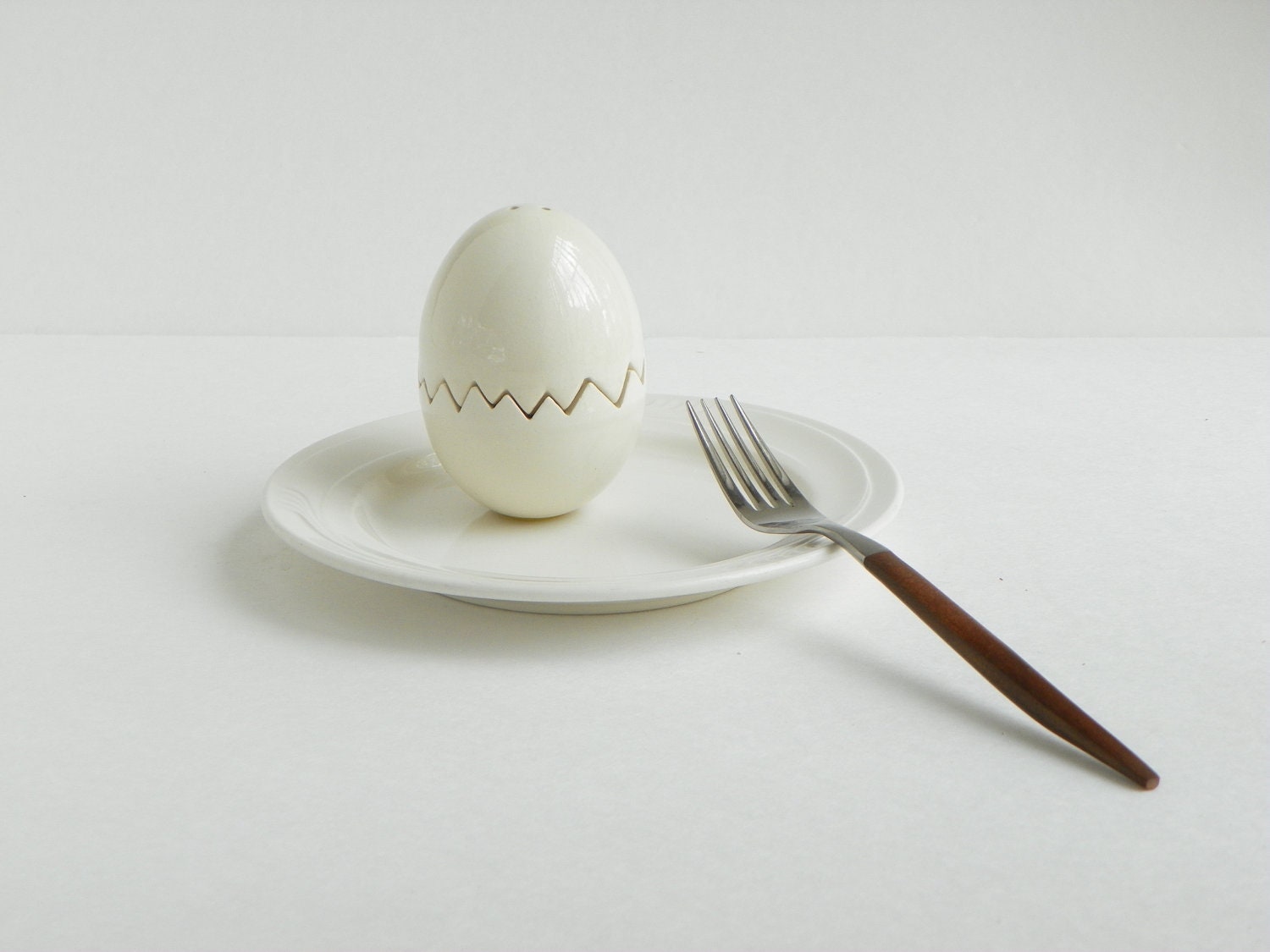 Egg Shape S&P Shaker