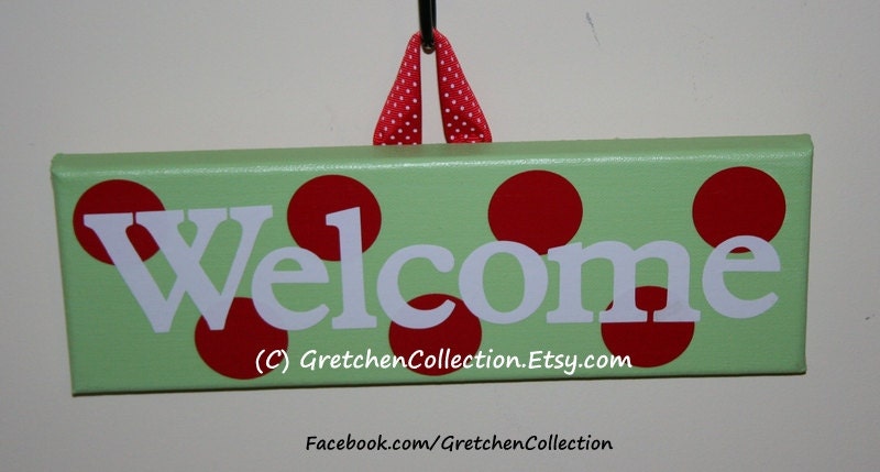 FREE SHIP:  Personalized Name Sign, Christmas Welcome, Polka Dot Green, Red, White, Teacher Appreciation, Door Hanger, Baby Nursery Gift