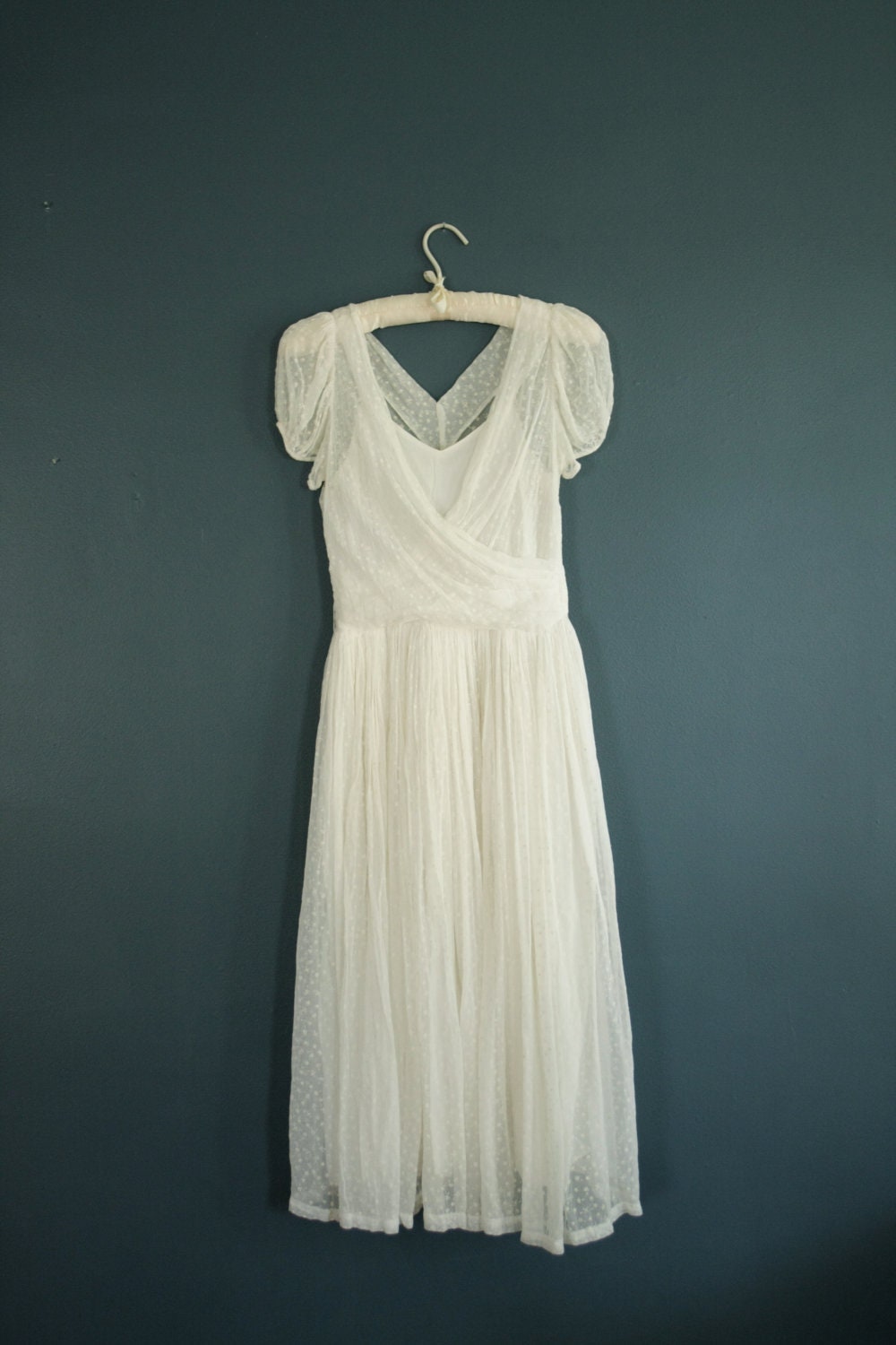vintage 1940s wedding dress// 40s white dress