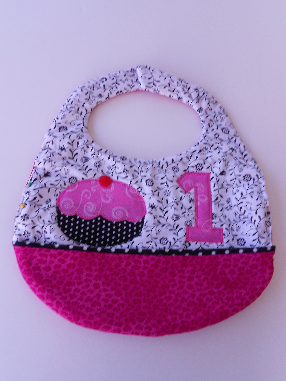baby girl gift, baby birthday, baby Appliqued bibs, girl bibs, Cupcake Bib, Babys1st Birthday Bib,shower gift, cupcake, boys first birthday