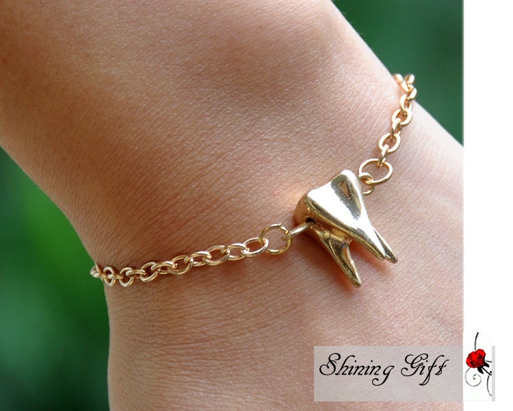 Pretty retro gold 3D tooth hand chain bracelet pendant jewelry punk style