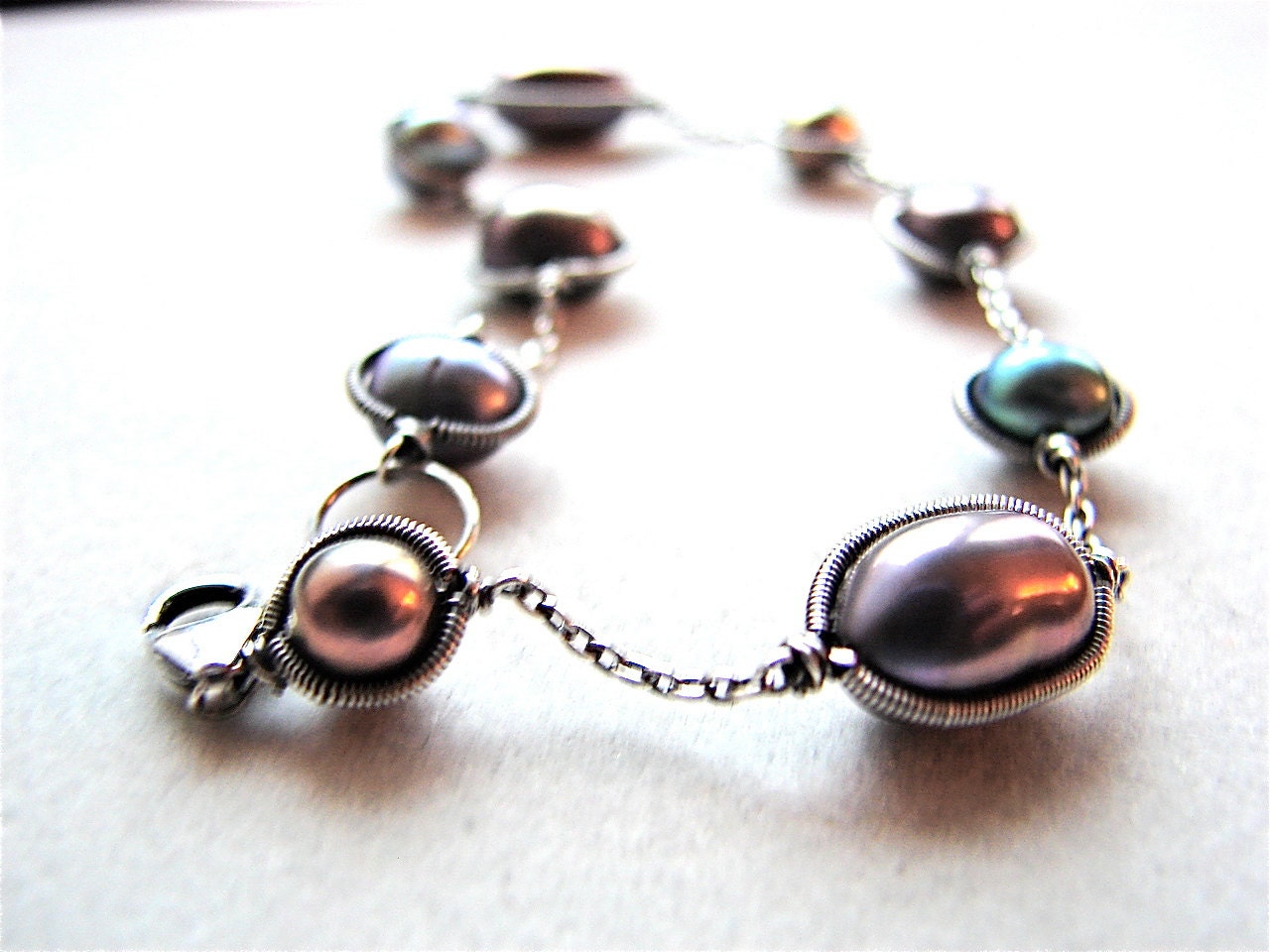 Bezeled Peacock Pearls (Bracelet)