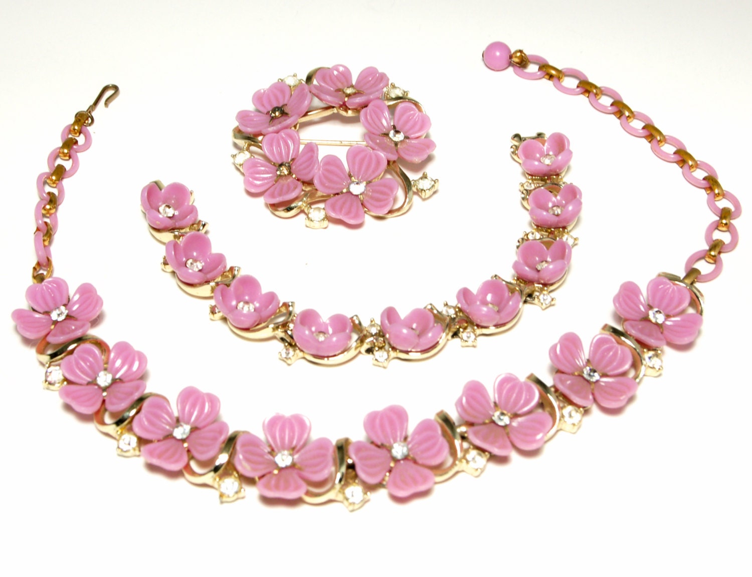 Stunning Signed Lisner Demi Parure Lavender Lilac Purple Flower Necklace Bracelet Brooch Beautiful Lucite Thermoset Set with Rhinestones