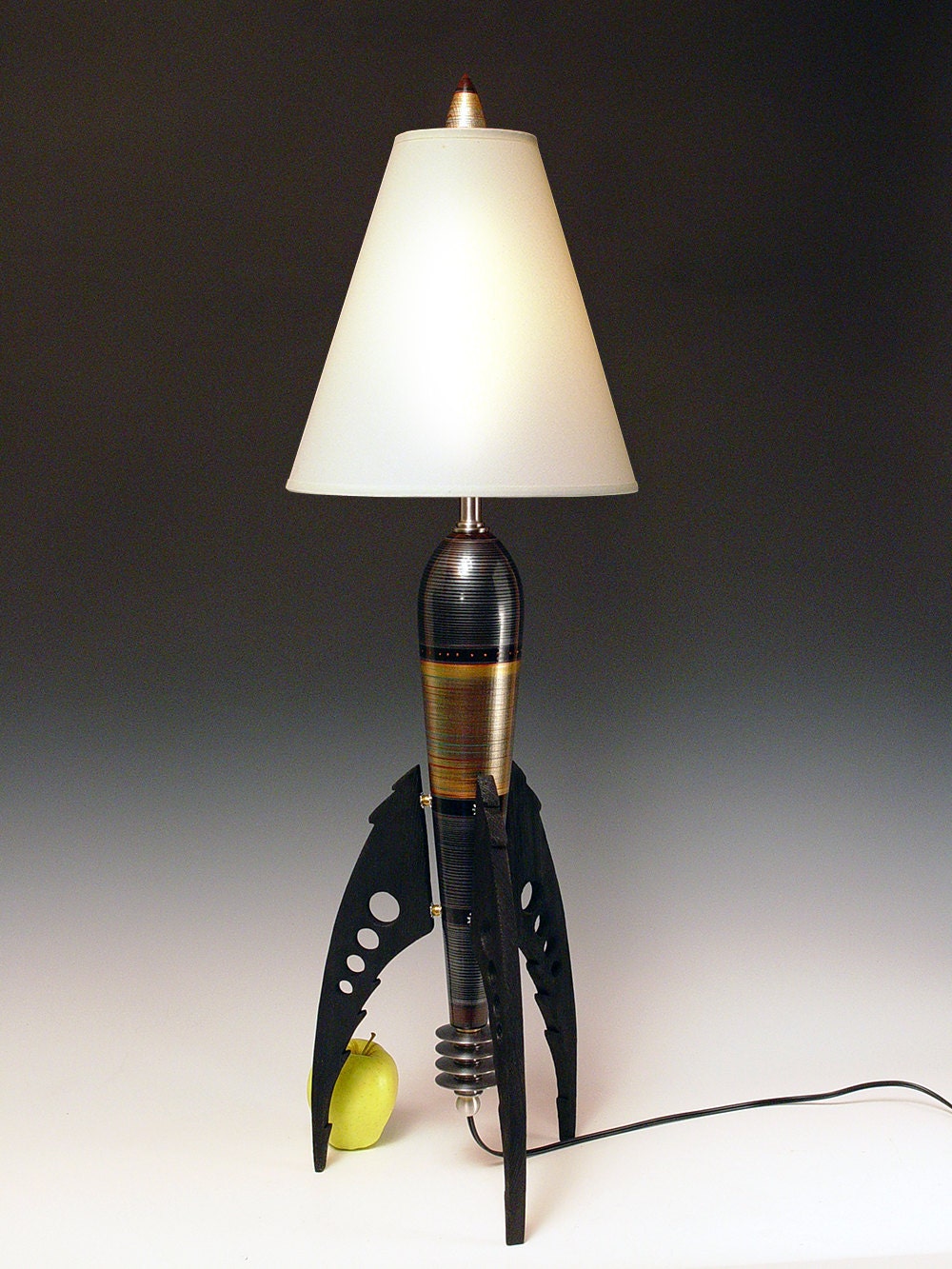 Table Lamp. Atomic retro rocket lamp. Metallic pewter. 50s. Steam punk. Art Deco. Space age. Sky Captain. 146