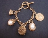 Classy Golden Charm Bracelet - Charms - quality   -  Elegant  - Gold Tone