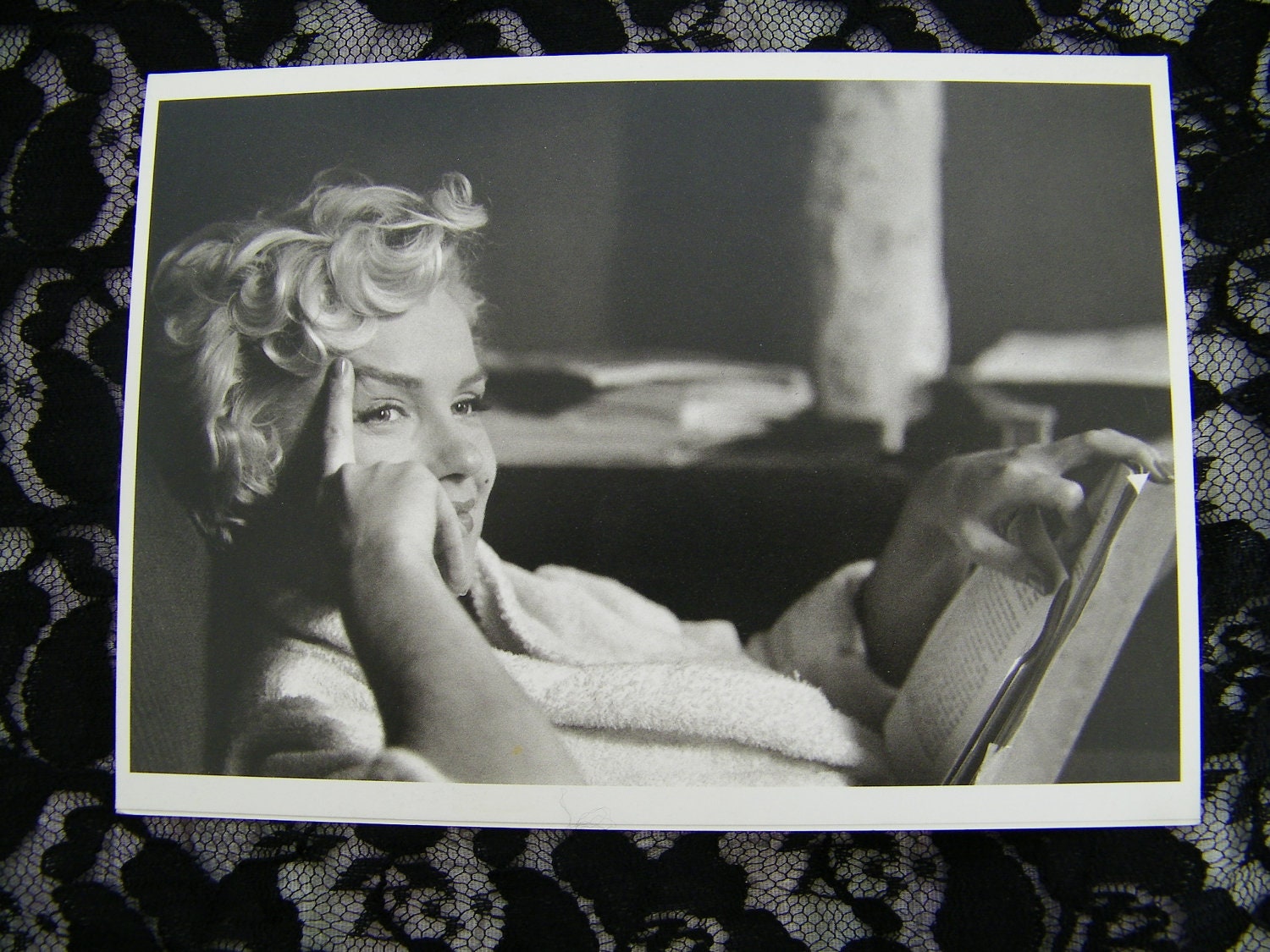 FREE SHIPPING Vintage 1980s Black & White Marilyn Monroe Plain Greeting Card Printed in France - xocream