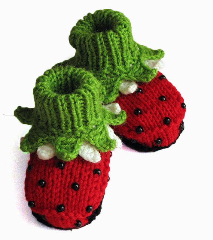 Knitted Baby girl booties "Ladybugs", baby girl shoes, knitting, kids clothing / size 4-6M