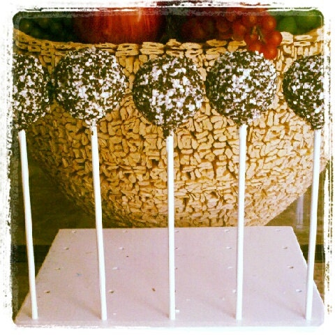 Cookies n Creme Cake Pops