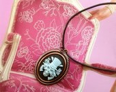 Skull cameo pendant necklace
