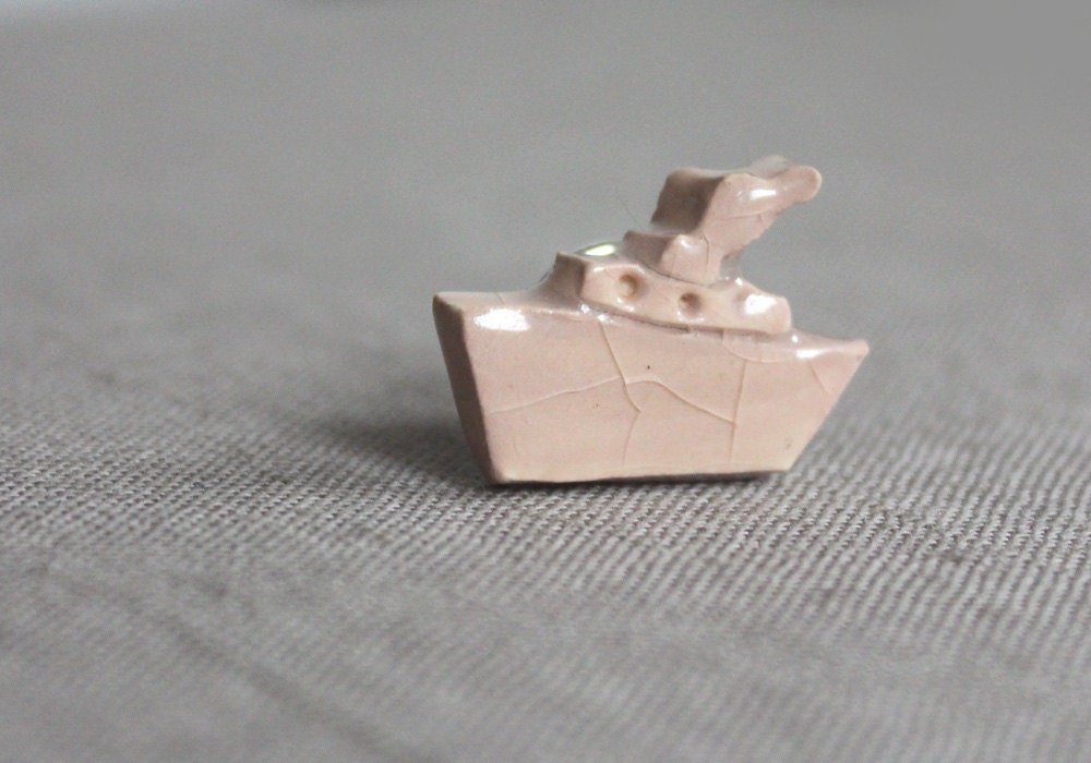 Creamy boat brooch - handmade ceramic