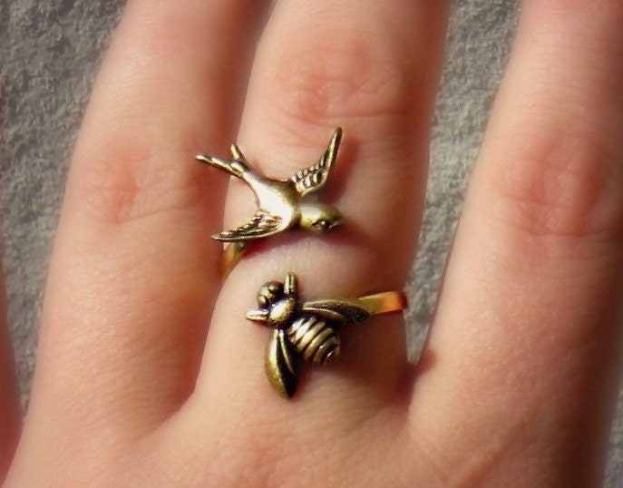 birds and the bees ring, bird ring, bee ring, bird accessories, bee jewelry, bee accessories, spring fashion, vintage style