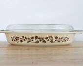 Pyrex "Golden Acorn" 1960s Oval Baking Dish - Cream and Gold Leaf Open Baker Casserole