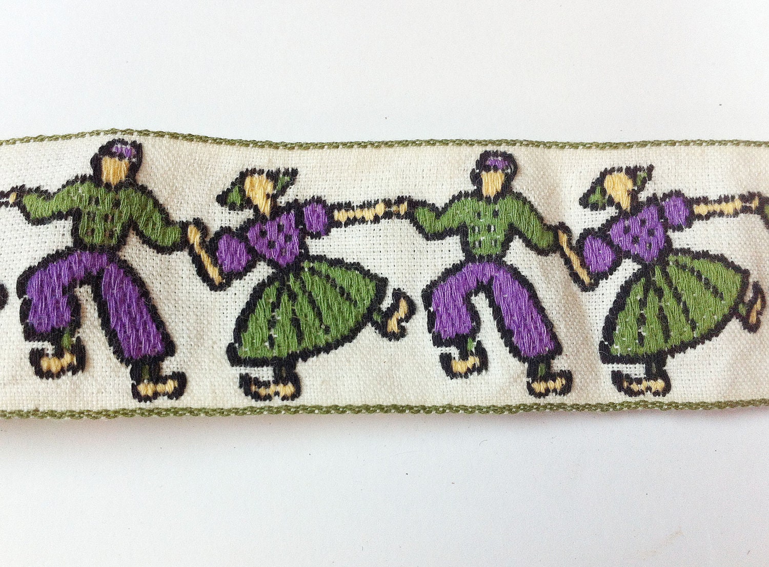 Vintage hight Ribbon, Holland style with Boys and Girls in traditional costume 2 yards purple and green