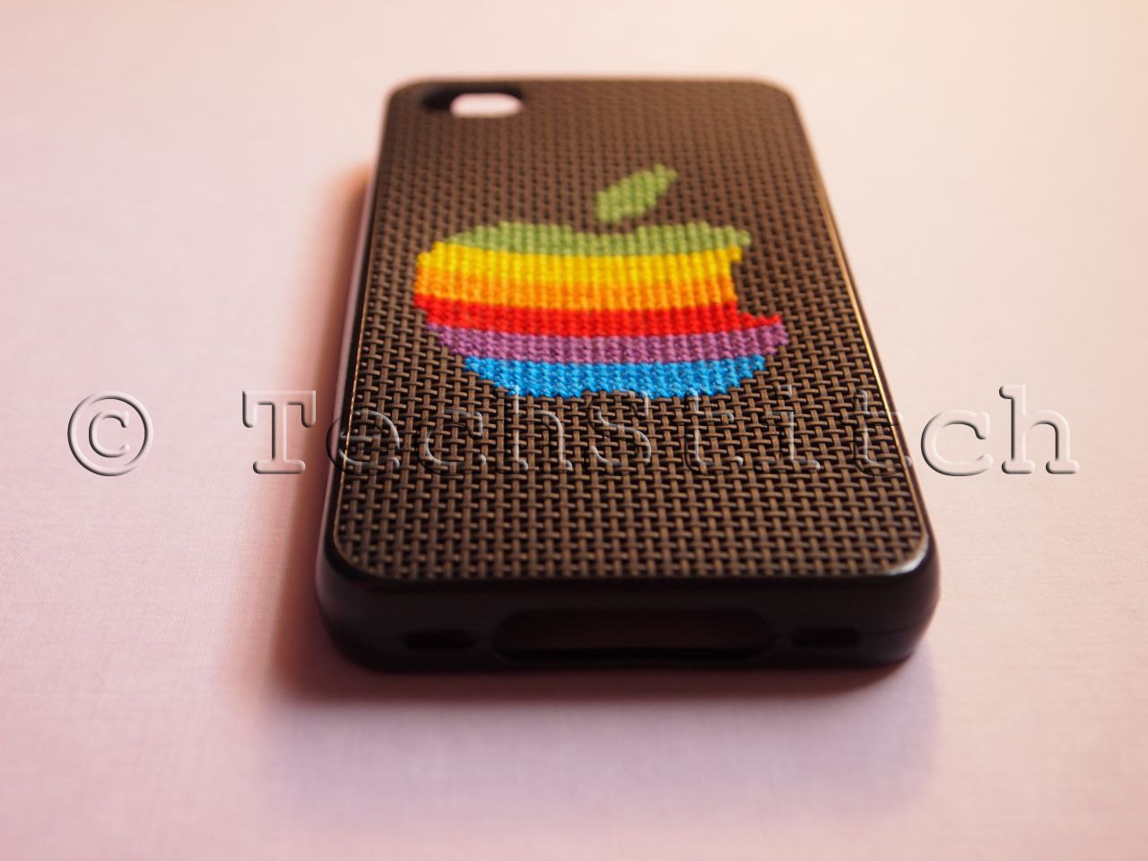 Classic Apple Logo Case for iPhone 4 and 4S
