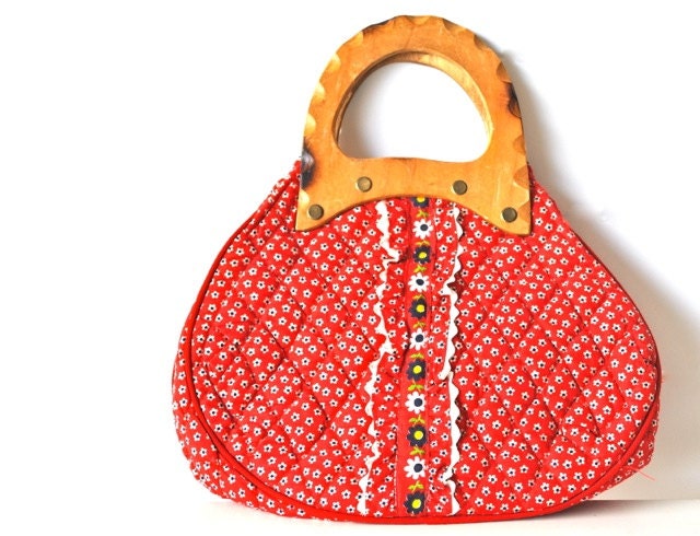 Red Vintage Handbag With Wooden Handle